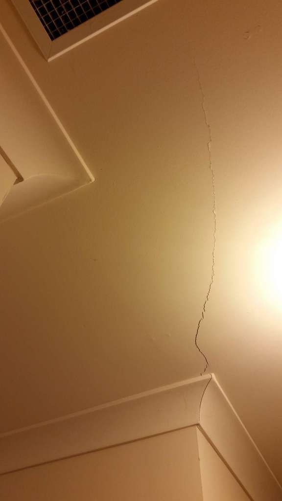 View topic Any advise on a DIY guide on fixing crack in gyprock ceiling • Home Renovation